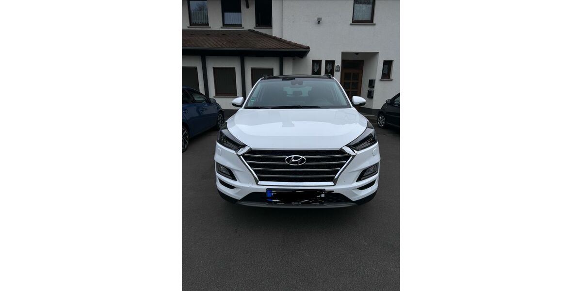 Hyundai TUCSON 60.000 km 21.500 &euro; Gemünden (Felda) 35329