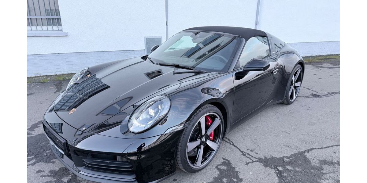 Porsche 992 9.900 km 174.900 &euro; Gießen 35394