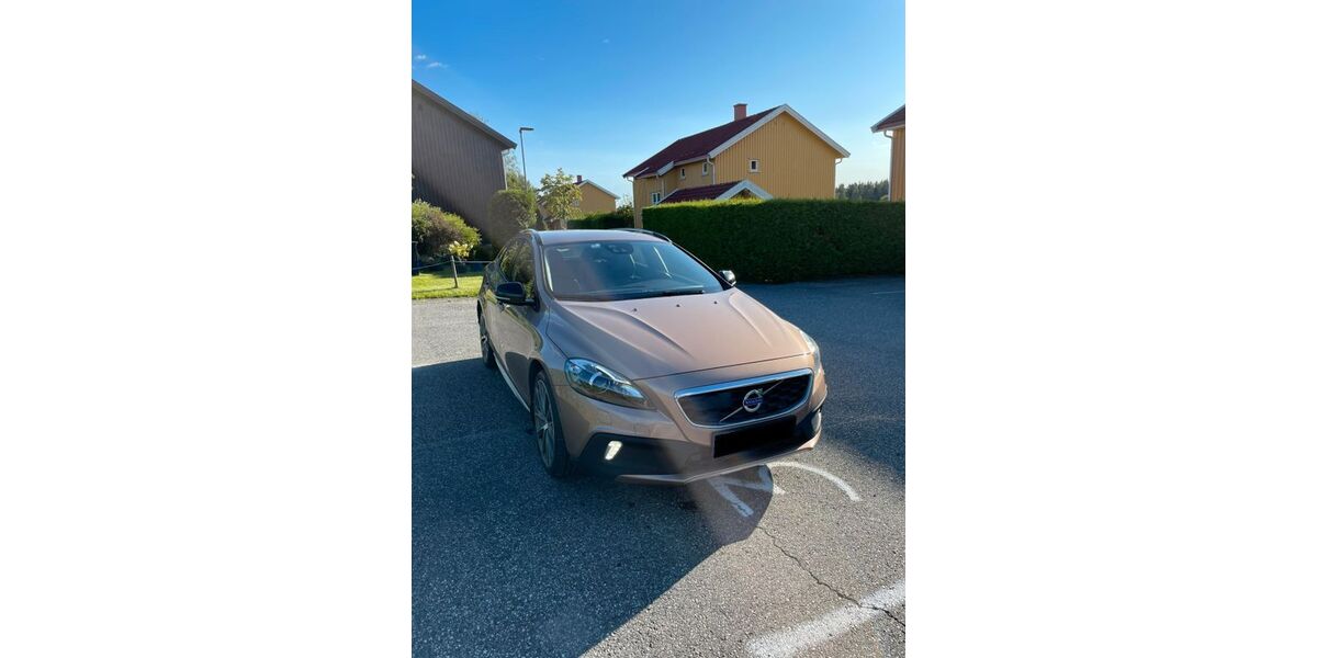 Volvo V40 Cross Country 108.000 km 15.500 &euro; Gießen 35396