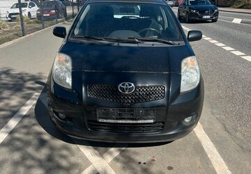 Toyota Yaris 452.000 km 1.850 &euro; Giessen 35394