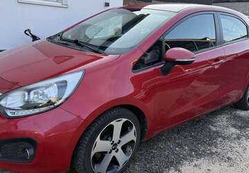 Kia Rio 104.800 km 4.999 &euro; Staufenberg 35460