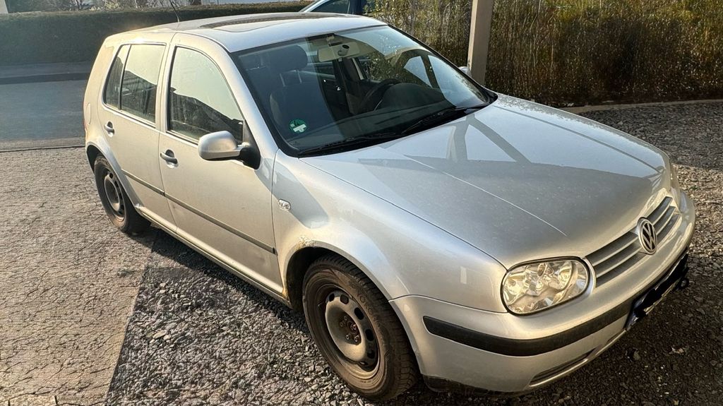 VW Golf 292.700 km 1.249 &euro; Bad Endbach 35080