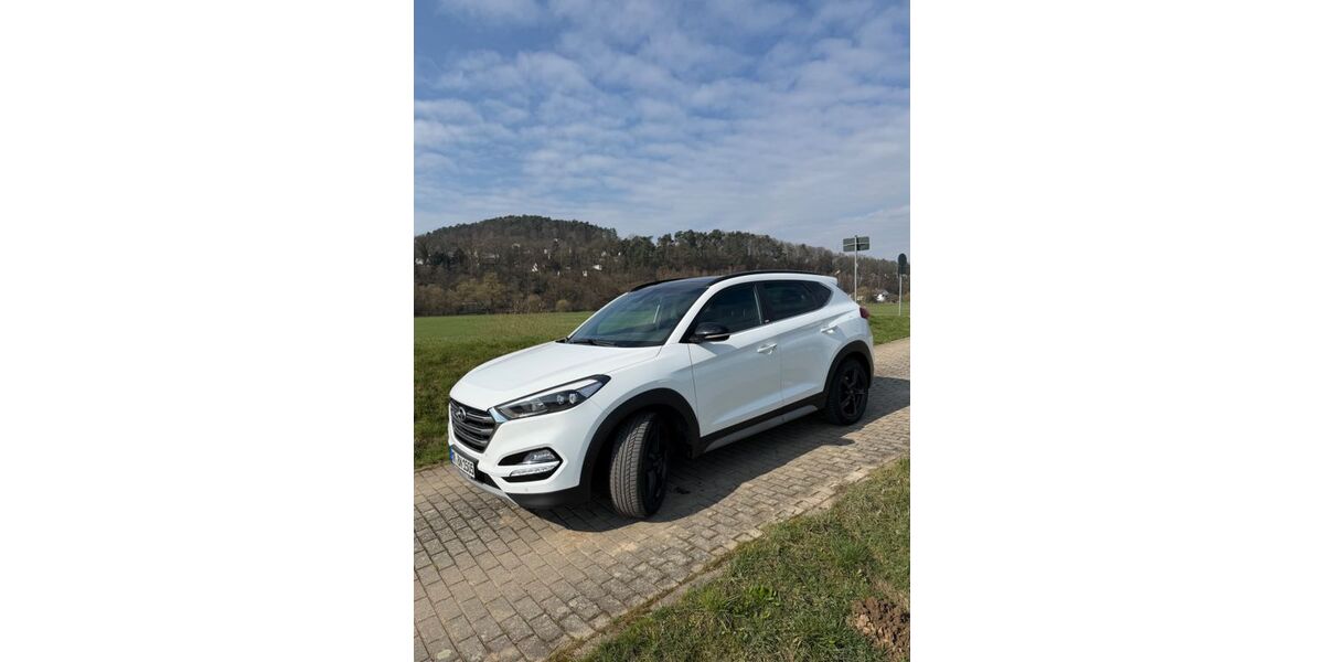 Hyundai TUCSON 112.000 km 17.495 &euro; Marburg 35041