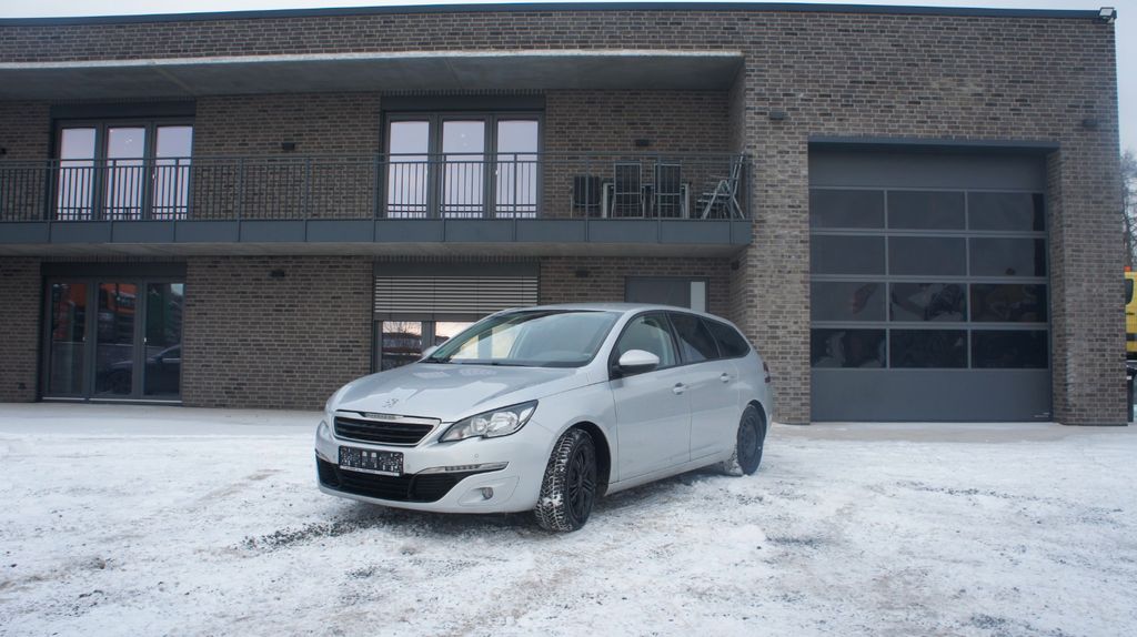 Peugeot 308 320.127 km 3.990 &euro; Mücke 35325