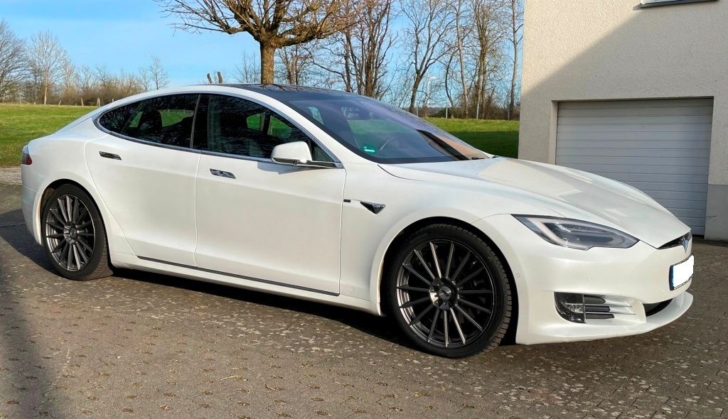 Tesla Model S 86.398 km 35.000 &euro; Grünberg 35305