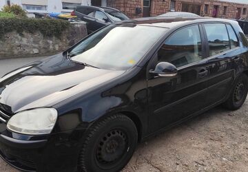 VW Golf 178.000 km 2.500 &euro; Wetter 35083