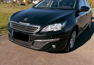 Peugeot 308 130.000 km 8.200 &euro; Allendorf 35469