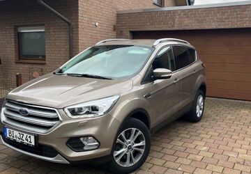 Ford Kuga 88.000 km 16.900 &euro; Marburg 35037