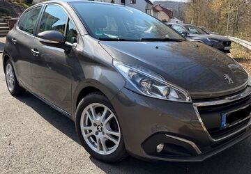 Peugeot 208 88.000 km 8.500 &euro; Marburg 35039