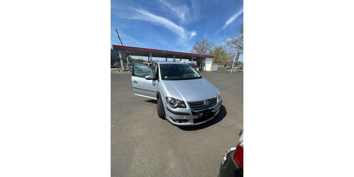 VW Touran 42.000 km 9.500 &euro; Lollar 35457