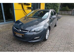 Opel Astra J Sports Tourer Style mit Anhängerkupplung 107.420 km 7.990 &euro; Battenberg 35088