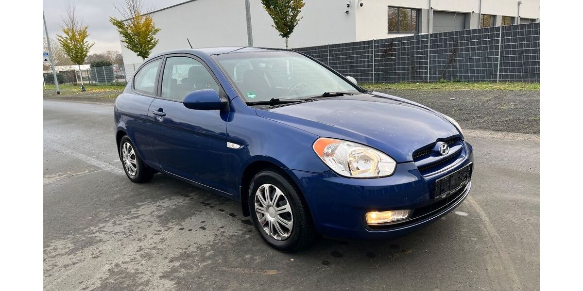 Hyundai Accent 174.862 km 2.490 &euro; Gießen 35398