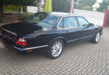 Jaguar XJ8 133.226 km 2.999 &euro; Ebsdorfergrund 35085