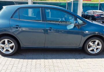 Toyota Auris 177.000 km 5.000 &euro; Marburg 35037