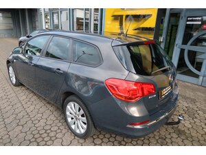 Opel Astra J Sports Tourer Style mit Anhängerkupplung 107.420 km 7.990 &euro; Battenberg 35088