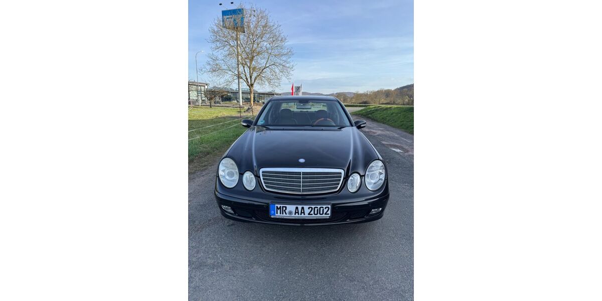 Mercedes-Benz E 220 303.600 km 3.500 &euro; Biedenkopf 35216