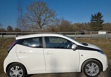 Toyota Aygo (X) 35.500 km 8.850 &euro; Frankenberg 35066