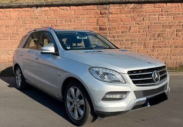 Mercedes-Benz ML 350 336.000 km 10.500 &euro; Gladenbach 35075