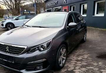 Peugeot 308 100.587 km 11.990 &euro; Rauschenberg 35282